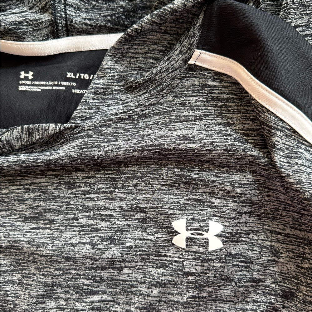 Under Armour Women’s Long Sleeve Hooded Performance Shirt - Picture 5 of 5